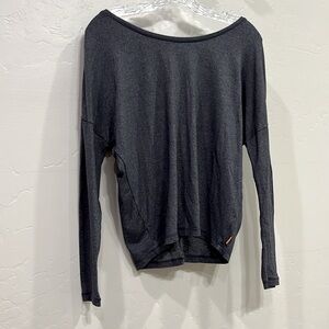 Lucy activewear Grey relaxed fit yoga top with long sleeves and v-open back Sm
